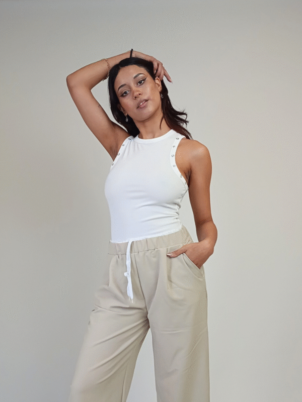 Musculosa con Tachas