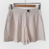 Short con pinzas rayado